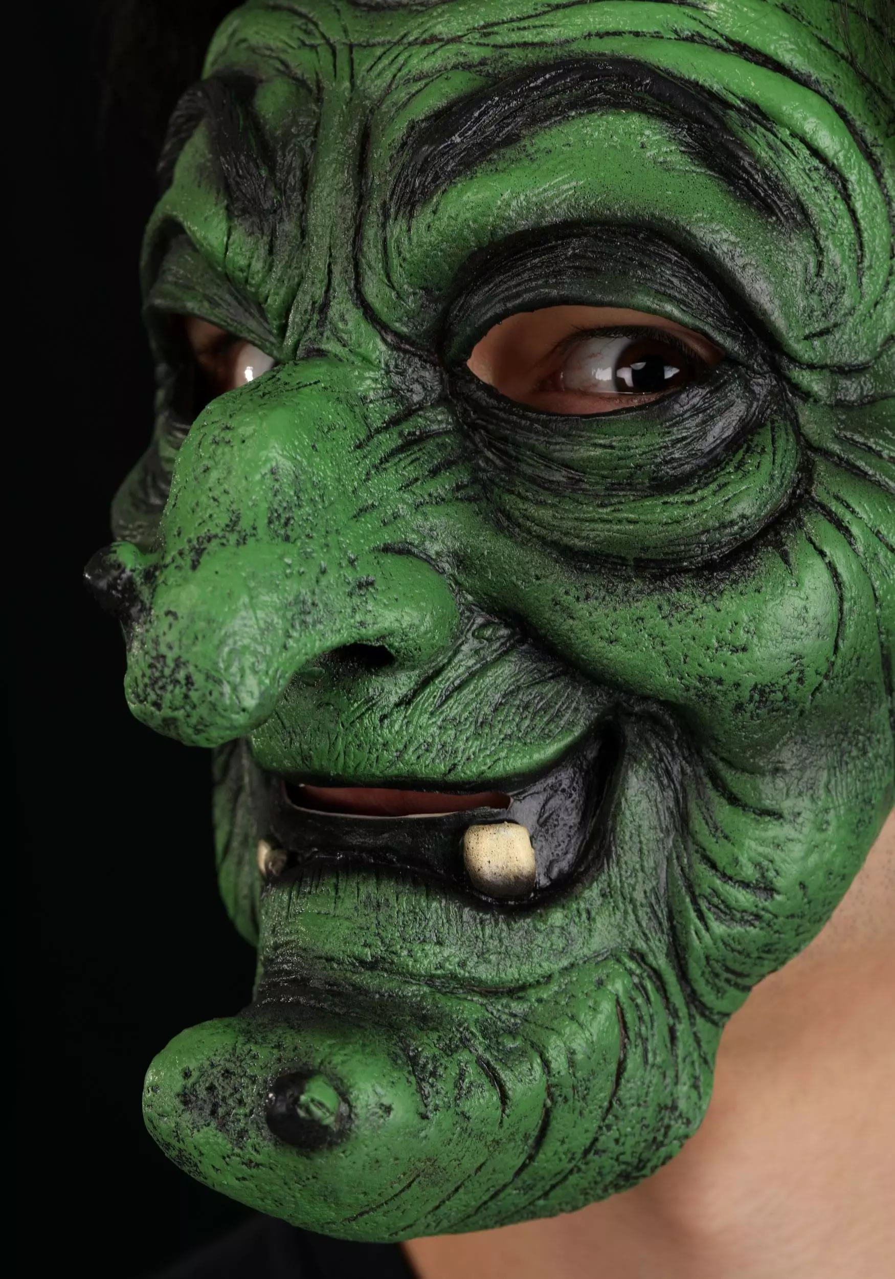 Oktober Studios Classic Witch Mask For Adults 5 Oktober Studios Classic Witch Mask For Adults - Image 3