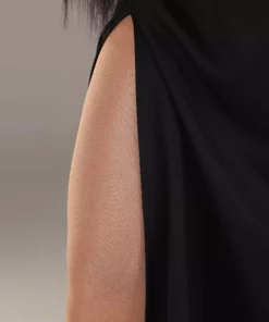 Fun Costumes Cruella De Vil Stole Costume For Plus Size Women From Disney's 101 Dalmatians -Wonderful Halloween Costumes Shop plus size prestige cruella de vil stole costume alt 6